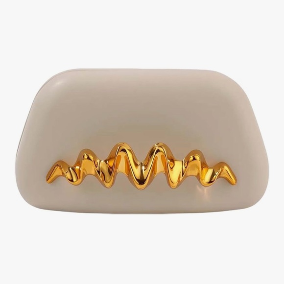 Chic Cream Clutch with Eclectic Gold Accent - NEW - Picture 2 of 3